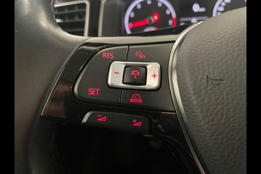 Volkswagen Polo 1.0 TSI Highline 95PK AIRCO CLIMA NAVI CRUISE PANO DAK ZWARTE 17 INCH VELG CARPLAYLUETOOTH PRIVACYGLAS NIEUWSTAAT