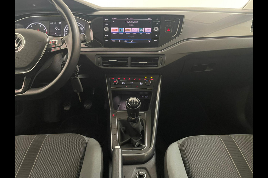 Volkswagen Polo 1.0 TSI Highline 95PK AIRCO CLIMA NAVI CRUISE PANO DAK ZWARTE 17 INCH VELG CARPLAYLUETOOTH PRIVACYGLAS NIEUWSTAAT
