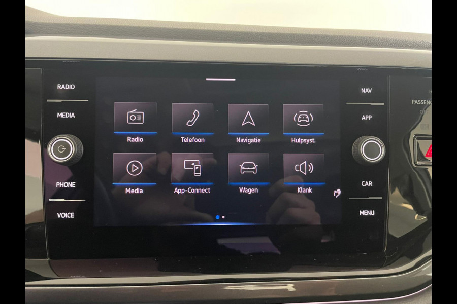 Volkswagen Polo 1.0 TSI Highline 95PK AIRCO CLIMA NAVI CRUISE PANO DAK ZWARTE 17 INCH VELG CARPLAYLUETOOTH PRIVACYGLAS NIEUWSTAAT