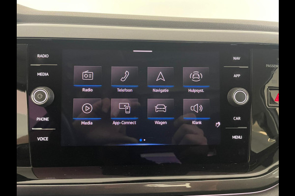 Volkswagen Polo 1.0 TSI Highline 95PK AIRCO CLIMA NAVI CRUISE PANO DAK ZWARTE 17 INCH VELG CARPLAYLUETOOTH PRIVACYGLAS NIEUWSTAAT