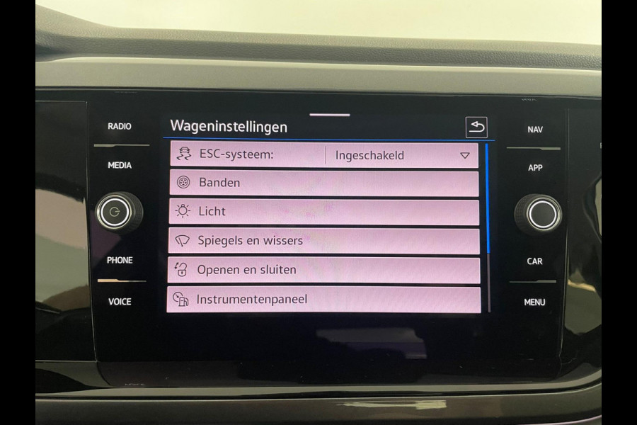 Volkswagen Polo 1.0 TSI Highline 95PK AIRCO CLIMA NAVI CRUISE PANO DAK ZWARTE 17 INCH VELG CARPLAYLUETOOTH PRIVACYGLAS NIEUWSTAAT