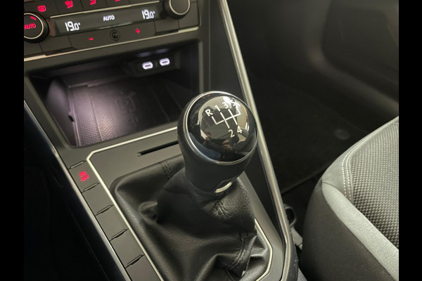 Volkswagen Polo 1.0 TSI Highline 95PK AIRCO CLIMA NAVI CRUISE PANO DAK ZWARTE 17 INCH VELG CARPLAYLUETOOTH PRIVACYGLAS NIEUWSTAAT