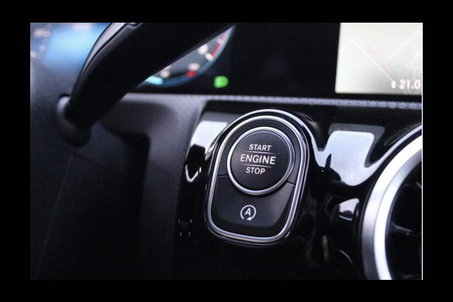 Mercedes-Benz A-Klasse 200 AMG/SPORTSEATS/PANO/SFEER/LEDER/PDC