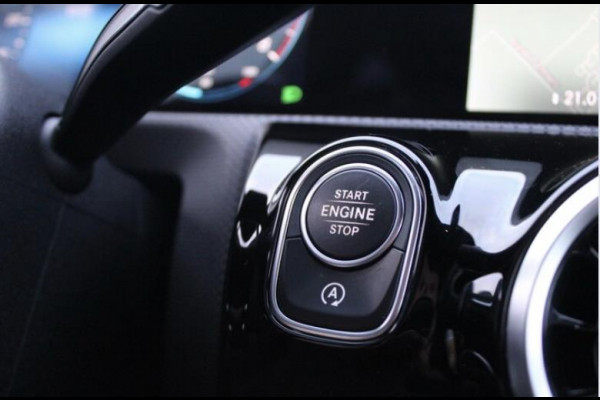 Mercedes-Benz A-Klasse 200 AMG/SPORTSEATS/PANO/SFEER/LEDER/PDC