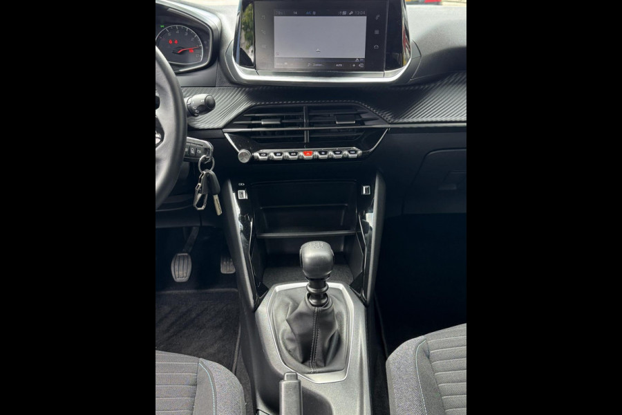 Peugeot 2008 1.2 PureTech STYLE Pack - Navigatie I Airco I PDC I Comfort pakket I Trekhaak