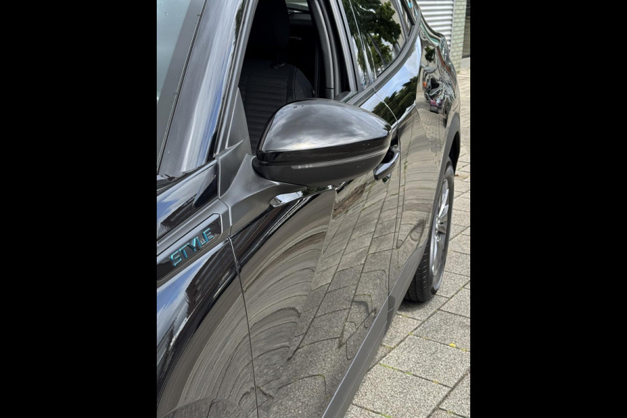 Peugeot 2008 1.2 PureTech STYLE Pack - Navigatie I Airco I PDC I Comfort pakket I Trekhaak