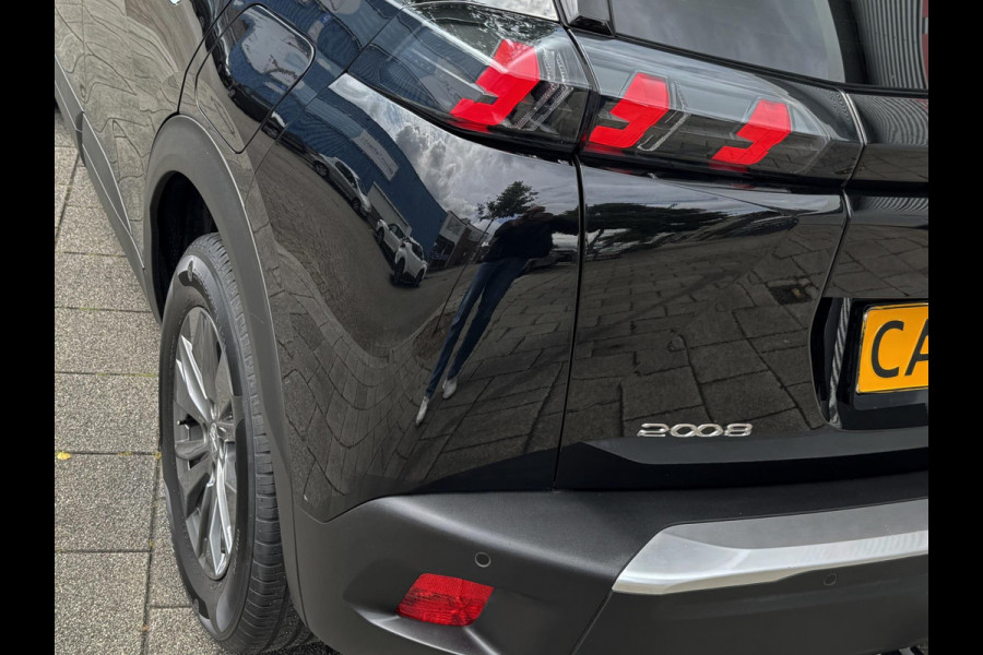 Peugeot 2008 1.2 PureTech STYLE Pack - Navigatie I Airco I PDC I Comfort pakket I Trekhaak