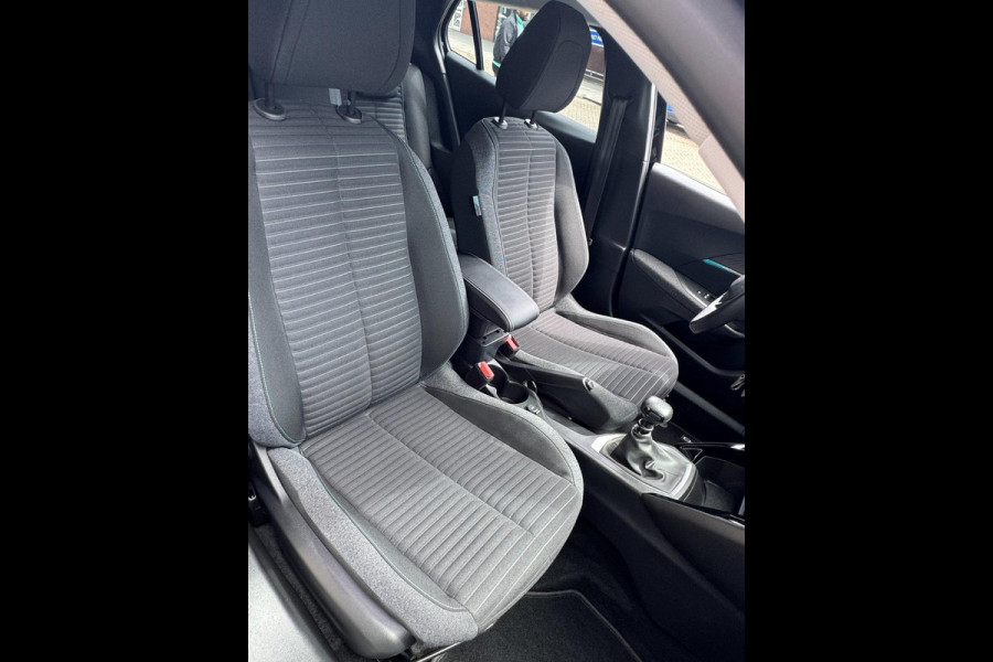 Peugeot 2008 1.2 PureTech STYLE Pack - Navigatie I Airco I PDC I Comfort pakket I Trekhaak
