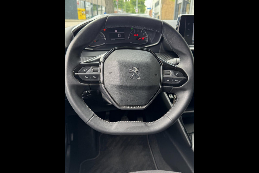 Peugeot 2008 1.2 PureTech STYLE Pack - Navigatie I Airco I PDC I Comfort pakket I Trekhaak