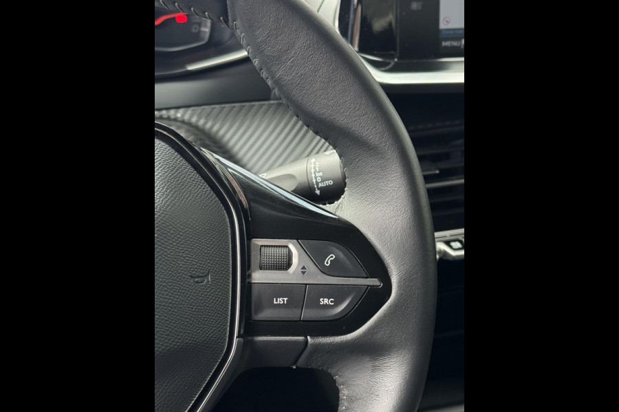 Peugeot 2008 1.2 PureTech STYLE Pack - Navigatie I Airco I PDC I Comfort pakket I Trekhaak