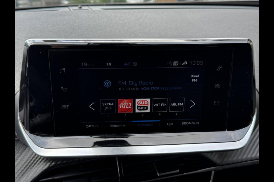 Peugeot 2008 1.2 PureTech STYLE Pack - Navigatie I Airco I PDC I Comfort pakket I Trekhaak
