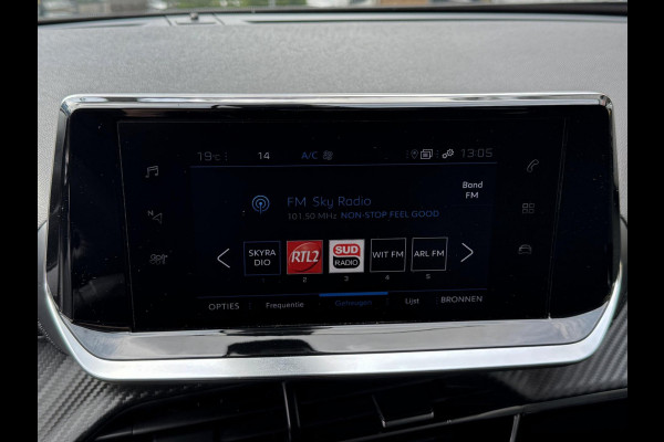 Peugeot 2008 1.2 PureTech STYLE Pack - Navigatie I Airco I PDC I Comfort pakket I Trekhaak