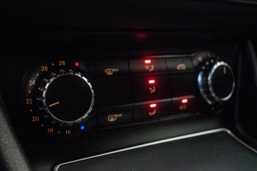 Mercedes-Benz CLA-Klasse Shooting Brake 180 D AMG Line Upgrade Edition Automaat ORG NL [ LED Diamond Grill Camera Stoelverwarming]