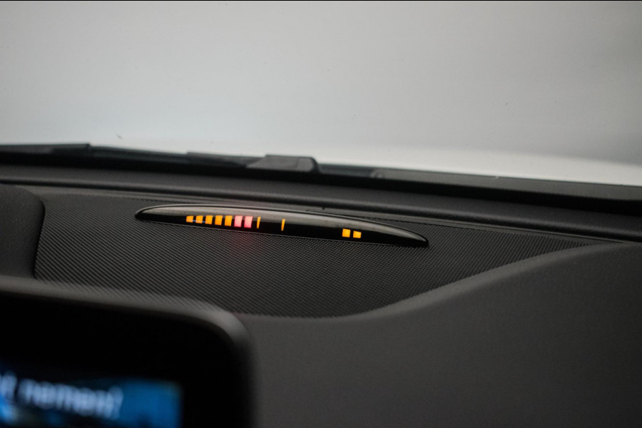 Mercedes-Benz CLA-Klasse Shooting Brake 180 D AMG Line Upgrade Edition Automaat ORG NL [ LED Diamond Grill Camera Stoelverwarming]