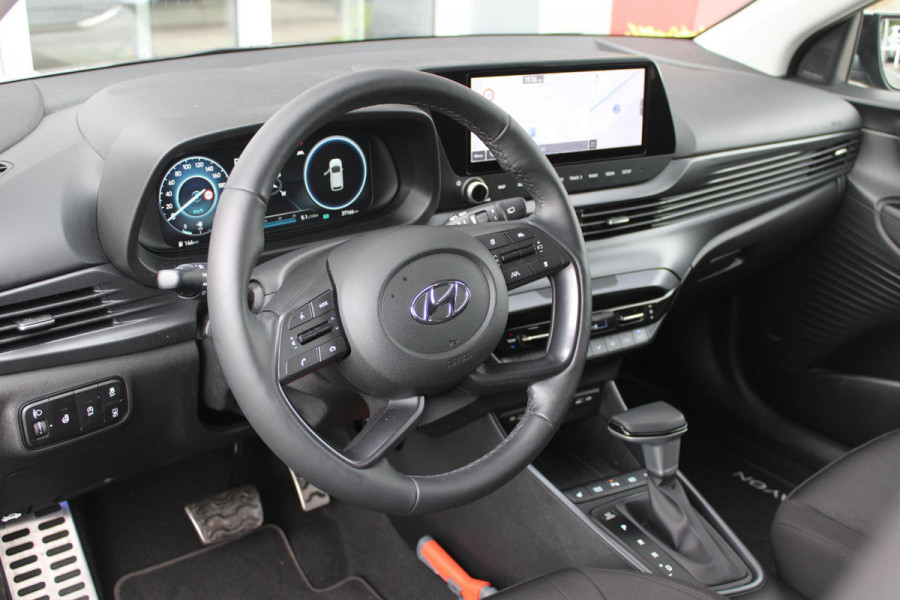 Hyundai Bayon 1.0 T-GDI 100PK AUTOMAAT PREMIUM | ACHTERUITRIJ CAMERA | CLIMATE CONTROL | SFEER VERLICHTING | LED KOPLAMPEN | BOSE AUDIO | STOEL/STUUR VERWARMING | DODEHOEK DETECTIE | KEYLESS ENTRY/START | PARKEERSENSOREN VOOR EN ACHER | APPLE CARPLAY/ANDROID AUTO | DRAADLOZE TEEFOONLADER |
