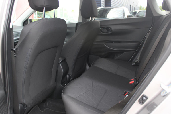 Hyundai Bayon 1.0 T-GDI 100PK AUTOMAAT PREMIUM | ACHTERUITRIJ CAMERA | CLIMATE CONTROL | SFEER VERLICHTING | LED KOPLAMPEN | BOSE AUDIO | STOEL/STUUR VERWARMING | DODEHOEK DETECTIE | KEYLESS ENTRY/START | PARKEERSENSOREN VOOR EN ACHER | APPLE CARPLAY/ANDROID AUTO | DRAADLOZE TEEFOONLADER |