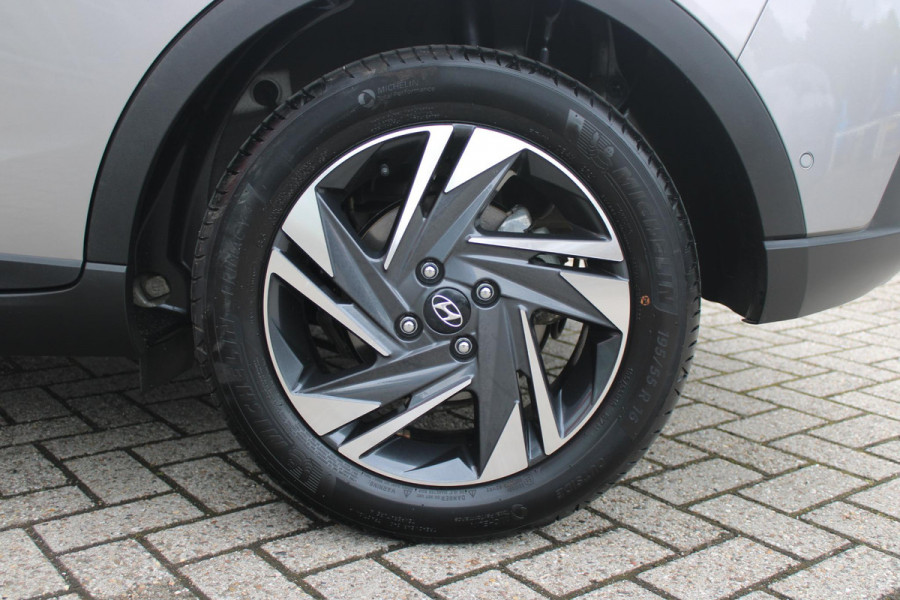 Hyundai Bayon 1.0 T-GDI 100PK AUTOMAAT PREMIUM | ACHTERUITRIJ CAMERA | CLIMATE CONTROL | SFEER VERLICHTING | LED KOPLAMPEN | BOSE AUDIO | STOEL/STUUR VERWARMING | DODEHOEK DETECTIE | KEYLESS ENTRY/START | PARKEERSENSOREN VOOR EN ACHER | APPLE CARPLAY/ANDROID AUTO | DRAADLOZE TEEFOONLADER |