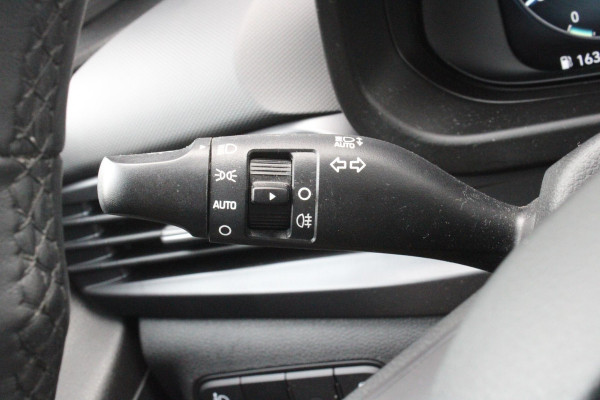 Hyundai Bayon 1.0 T-GDI 100PK AUTOMAAT PREMIUM | ACHTERUITRIJ CAMERA | CLIMATE CONTROL | SFEER VERLICHTING | LED KOPLAMPEN | BOSE AUDIO | STOEL/STUUR VERWARMING | DODEHOEK DETECTIE | KEYLESS ENTRY/START | PARKEERSENSOREN VOOR EN ACHER | APPLE CARPLAY/ANDROID AUTO | DRAADLOZE TEEFOONLADER |
