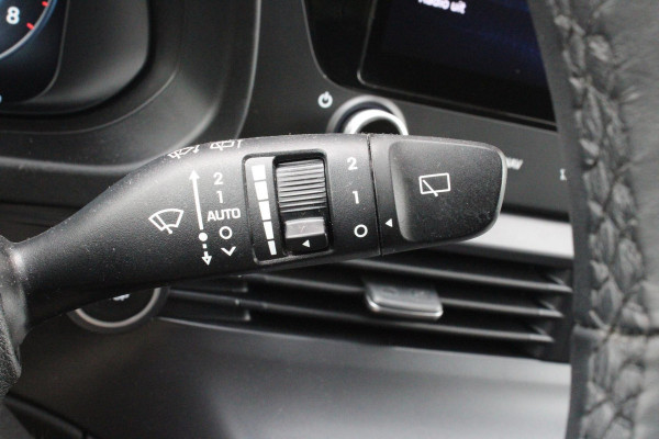 Hyundai Bayon 1.0 T-GDI 100PK AUTOMAAT PREMIUM | ACHTERUITRIJ CAMERA | CLIMATE CONTROL | SFEER VERLICHTING | LED KOPLAMPEN | BOSE AUDIO | STOEL/STUUR VERWARMING | DODEHOEK DETECTIE | KEYLESS ENTRY/START | PARKEERSENSOREN VOOR EN ACHER | APPLE CARPLAY/ANDROID AUTO | DRAADLOZE TEEFOONLADER |