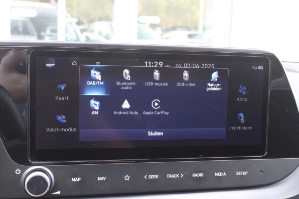 Hyundai Bayon 1.0 T-GDI 100PK AUTOMAAT PREMIUM | ACHTERUITRIJ CAMERA | CLIMATE CONTROL | SFEER VERLICHTING | LED KOPLAMPEN | BOSE AUDIO | STOEL/STUUR VERWARMING | DODEHOEK DETECTIE | KEYLESS ENTRY/START | PARKEERSENSOREN VOOR EN ACHER | APPLE CARPLAY/ANDROID AUTO | DRAADLOZE TEEFOONLADER |