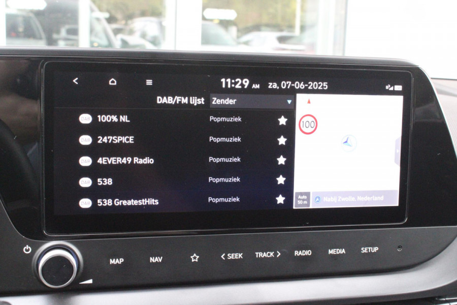 Hyundai Bayon 1.0 T-GDI 100PK AUTOMAAT PREMIUM | ACHTERUITRIJ CAMERA | CLIMATE CONTROL | SFEER VERLICHTING | LED KOPLAMPEN | BOSE AUDIO | STOEL/STUUR VERWARMING | DODEHOEK DETECTIE | KEYLESS ENTRY/START | PARKEERSENSOREN VOOR EN ACHER | APPLE CARPLAY/ANDROID AUTO | DRAADLOZE TEEFOONLADER |