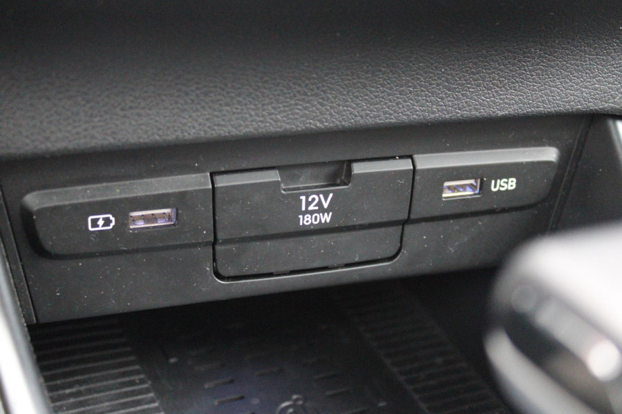 Hyundai Bayon 1.0 T-GDI 100PK AUTOMAAT PREMIUM | ACHTERUITRIJ CAMERA | CLIMATE CONTROL | SFEER VERLICHTING | LED KOPLAMPEN | BOSE AUDIO | STOEL/STUUR VERWARMING | DODEHOEK DETECTIE | KEYLESS ENTRY/START | PARKEERSENSOREN VOOR EN ACHER | APPLE CARPLAY/ANDROID AUTO | DRAADLOZE TEEFOONLADER |