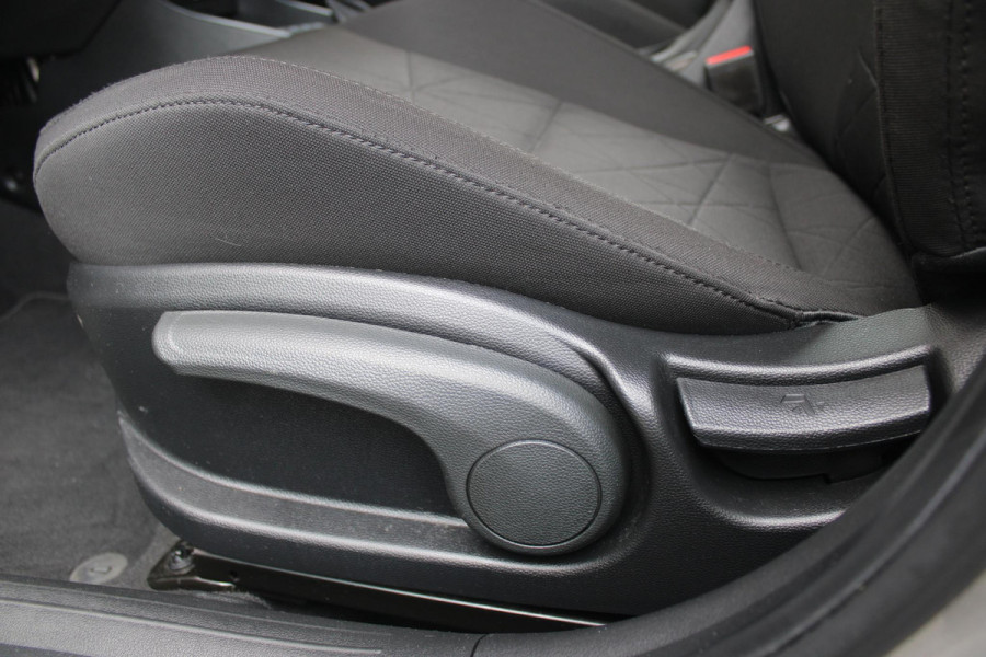 Hyundai Bayon 1.0 T-GDI 100PK AUTOMAAT PREMIUM | ACHTERUITRIJ CAMERA | CLIMATE CONTROL | SFEER VERLICHTING | LED KOPLAMPEN | BOSE AUDIO | STOEL/STUUR VERWARMING | DODEHOEK DETECTIE | KEYLESS ENTRY/START | PARKEERSENSOREN VOOR EN ACHER | APPLE CARPLAY/ANDROID AUTO | DRAADLOZE TEEFOONLADER |
