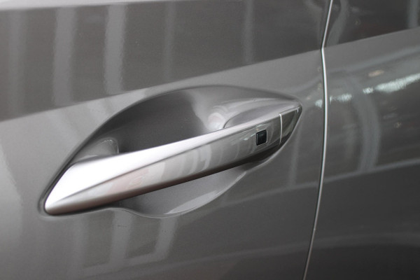 Hyundai Bayon 1.0 T-GDI 100PK AUTOMAAT PREMIUM | ACHTERUITRIJ CAMERA | CLIMATE CONTROL | SFEER VERLICHTING | LED KOPLAMPEN | BOSE AUDIO | STOEL/STUUR VERWARMING | DODEHOEK DETECTIE | KEYLESS ENTRY/START | PARKEERSENSOREN VOOR EN ACHER | APPLE CARPLAY/ANDROID AUTO | DRAADLOZE TEEFOONLADER |
