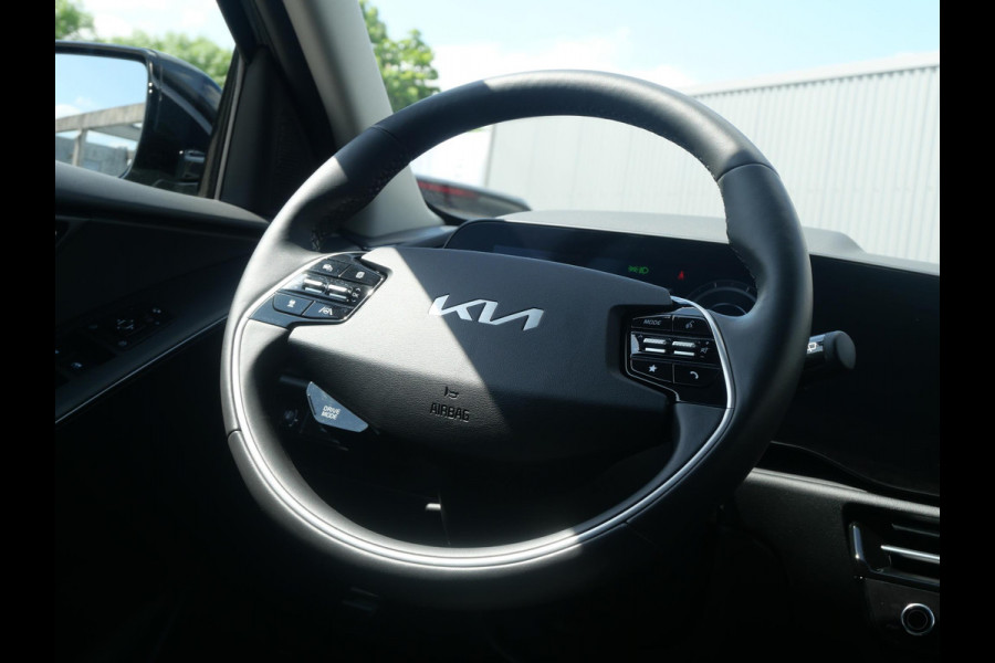 Kia Niro EV DynamicPlusLine 64.8 kWh Stoel stuur verwarming l Schuifkantel dak l Elektrische achterklep |