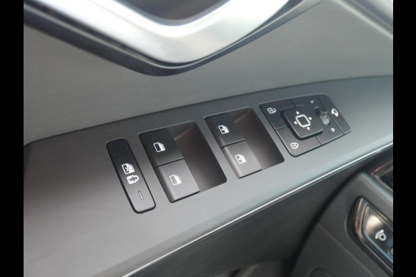 Kia Niro EV DynamicPlusLine 64.8 kWh Stoel stuur verwarming l Schuifkantel dak l Elektrische achterklep |