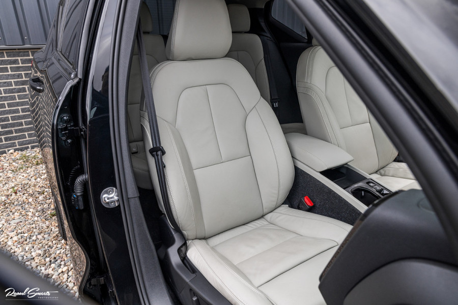 Volvo XC40 1.5 T5 Plug-in hybrid Plus Dark | Harman Kardon | Memory | Adaptieve cruise | Apple carplay |