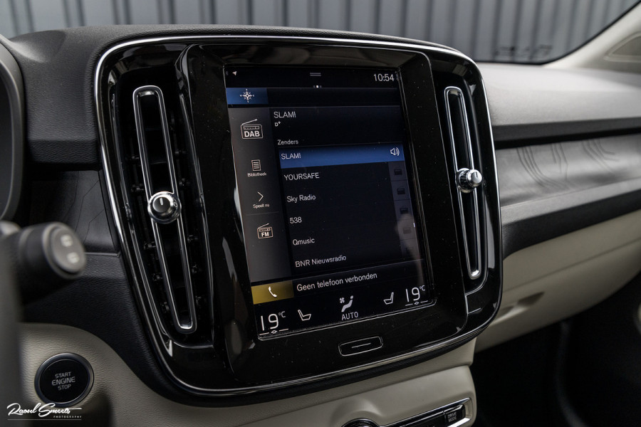 Volvo XC40 1.5 T5 Plug-in hybrid Plus Dark | Harman Kardon | Memory | Adaptieve cruise | Apple carplay |