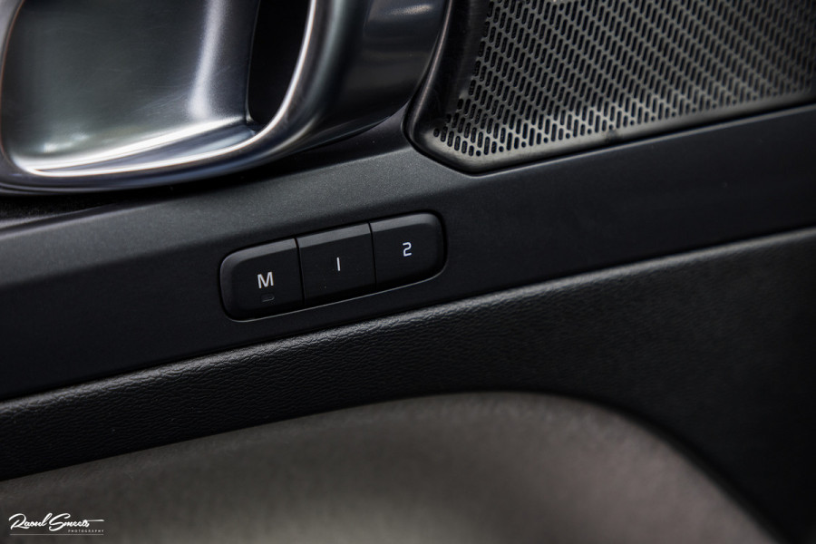 Volvo XC40 1.5 T5 Plug-in hybrid Plus Dark | Harman Kardon | Memory | Adaptieve cruise | Apple carplay |