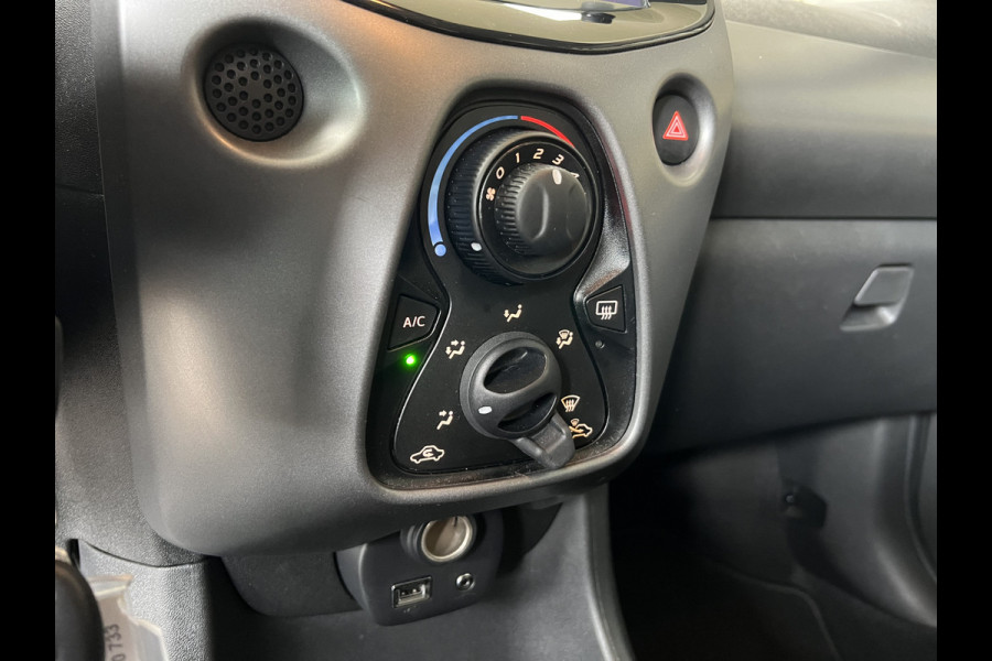 Toyota Aygo 1.0 VVT-i x-play Navi | Cruise | Apple carplay | Camera