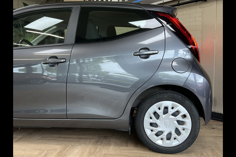 Toyota Aygo 1.0 VVT-i x-play Navi | Cruise | Apple carplay | Camera