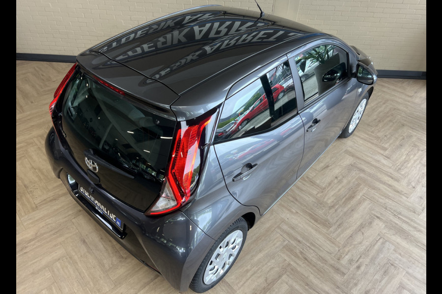 Toyota Aygo 1.0 VVT-i x-play Navi | Cruise | Apple carplay | Camera