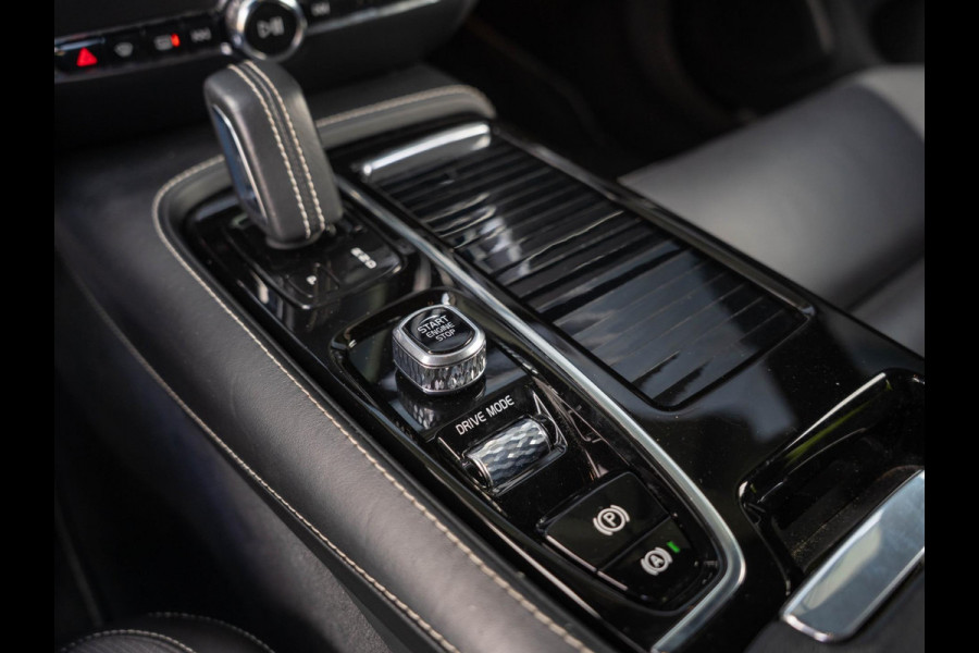 Volvo V60 2.0 T8 Twin Engine AWD R-Design / Memory / Adaptive / Bliss / CarPlay / Camera / Stoelverwarming