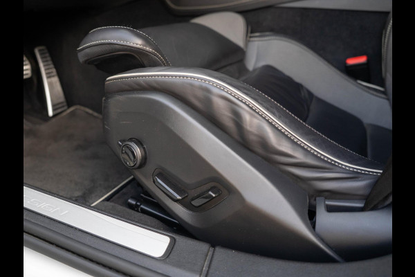 Volvo V60 2.0 T8 Twin Engine AWD R-Design / Memory / Adaptive / Bliss / CarPlay / Camera / Stoelverwarming