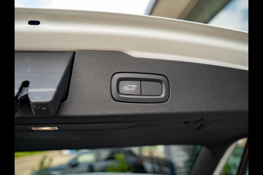 Volvo V60 2.0 T8 Twin Engine AWD R-Design / Memory / Adaptive / Bliss / CarPlay / Camera / Stoelverwarming