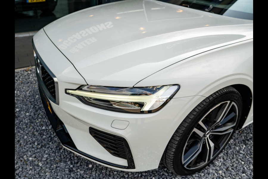 Volvo V60 2.0 T8 Twin Engine AWD R-Design / Memory / Adaptive / Bliss / CarPlay / Camera / Stoelverwarming