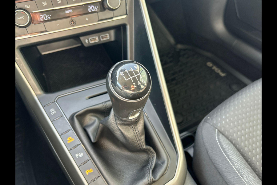 Volkswagen Polo 1.0 TSI Comfortline Business 116PK | Virtual cockpit | Clima | Parkeersensoren voor + achter |