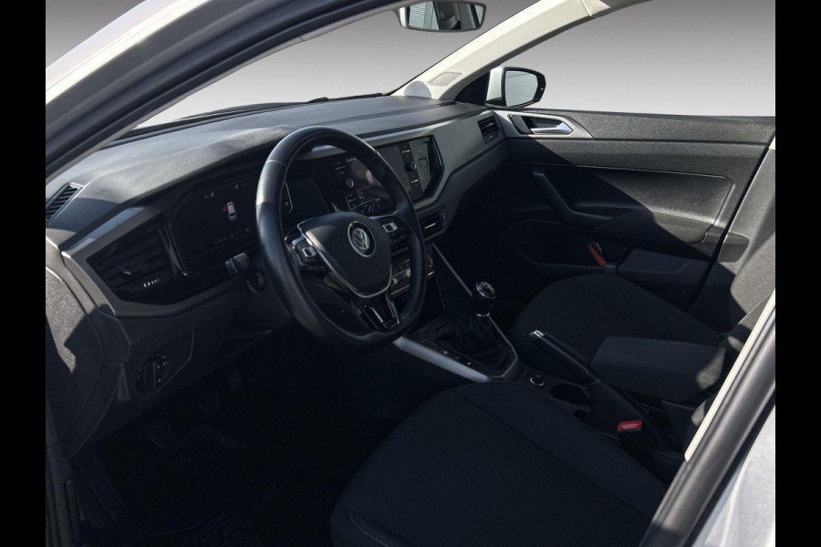 Volkswagen Polo 1.0 TSI Comfortline Business 116PK | Virtual cockpit | Clima | Parkeersensoren voor + achter |