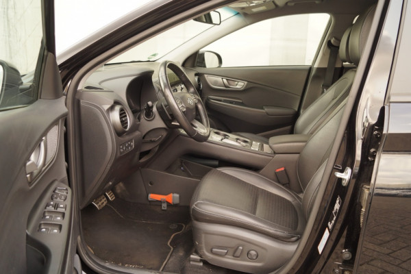 Hyundai Kona EV Premium 64kWh -LEER-ECC-NAVI-CAM-PDC-