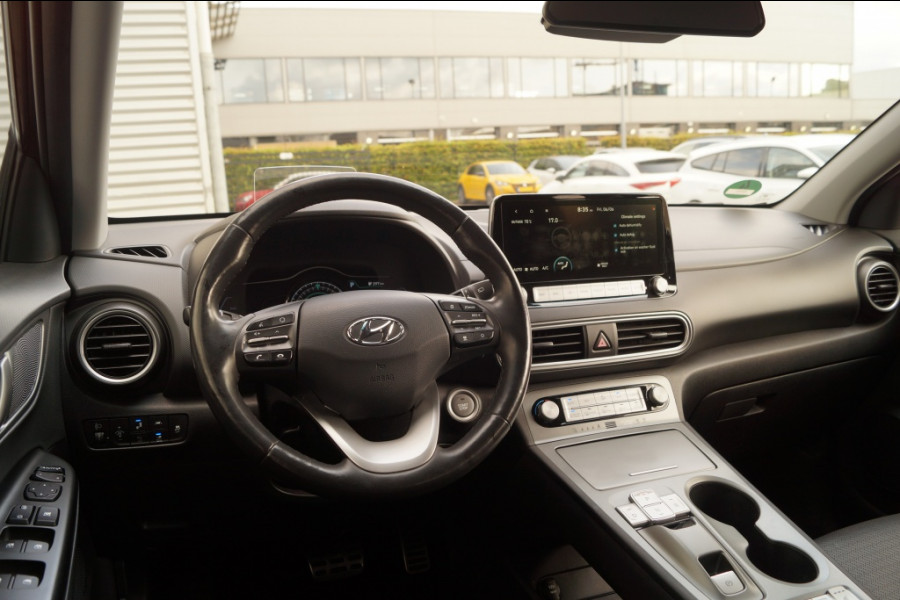 Hyundai Kona EV Premium 64kWh -LEER-ECC-NAVI-CAM-PDC-