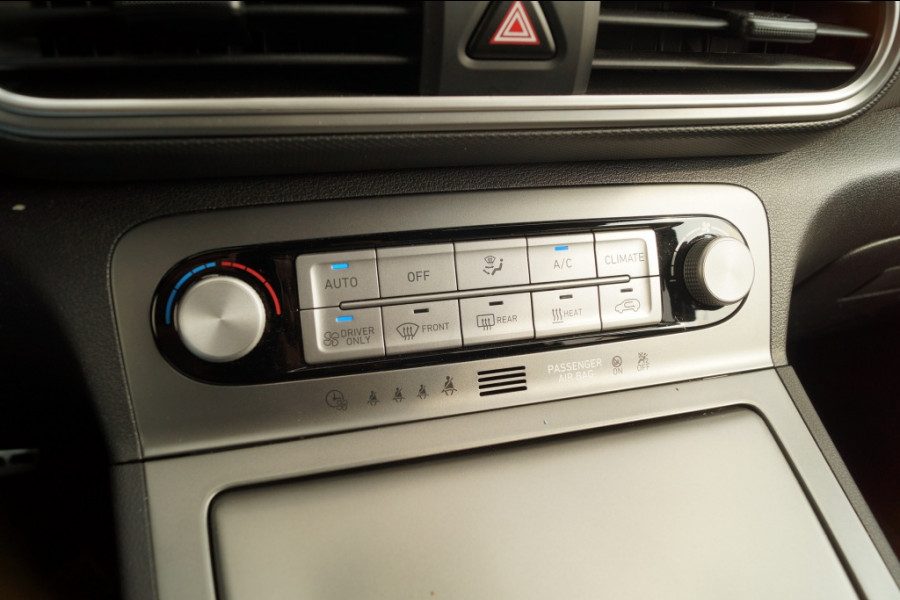 Hyundai Kona EV Premium 64kWh -LEER-ECC-NAVI-CAM-PDC-
