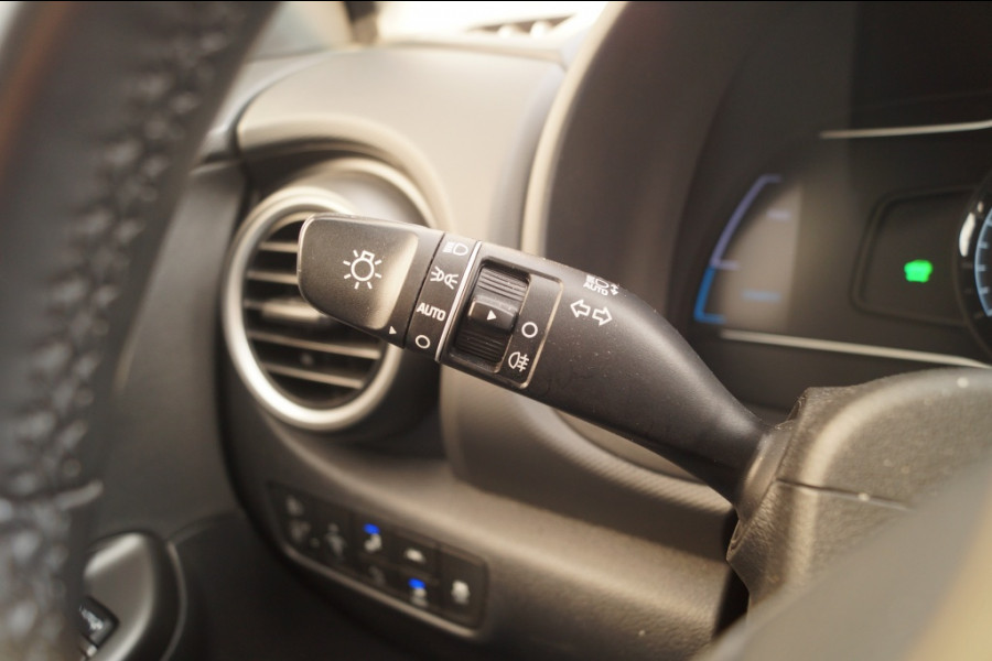 Hyundai Kona EV Premium 64kWh -LEER-ECC-NAVI-CAM-PDC-