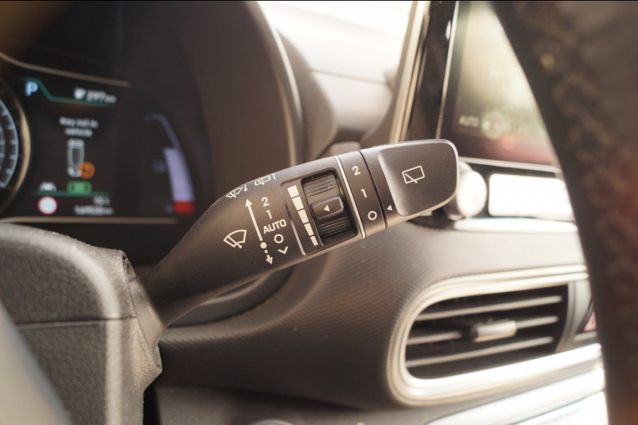Hyundai Kona EV Premium 64kWh -LEER-ECC-NAVI-CAM-PDC-