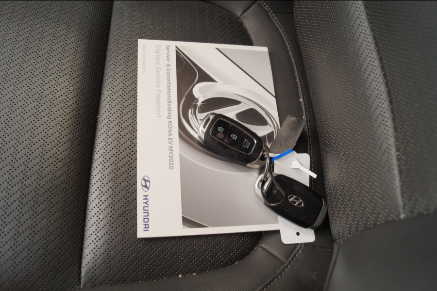 Hyundai Kona EV Premium 64kWh -LEER-ECC-NAVI-CAM-PDC-