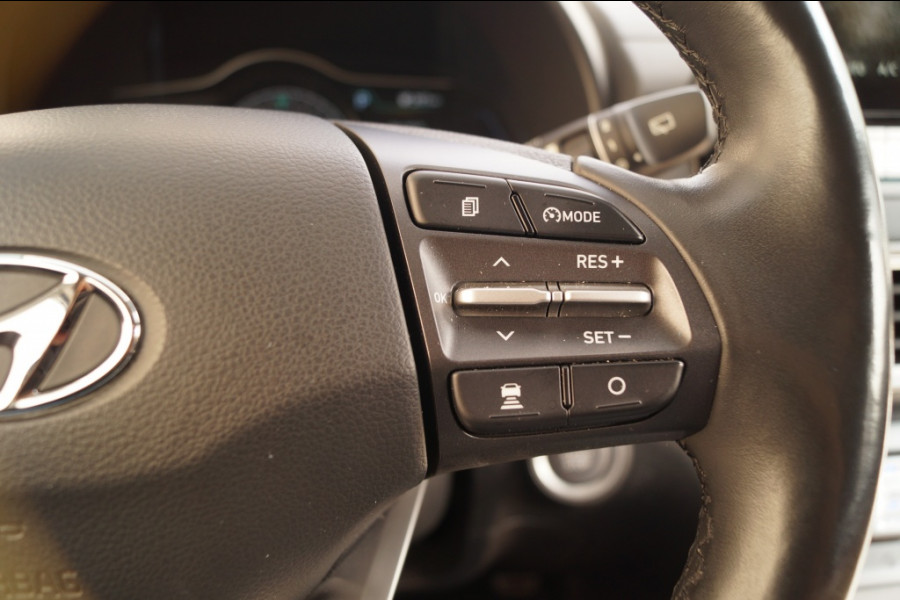 Hyundai Kona EV Premium 64kWh -LEER-ECC-NAVI-CAM-PDC-