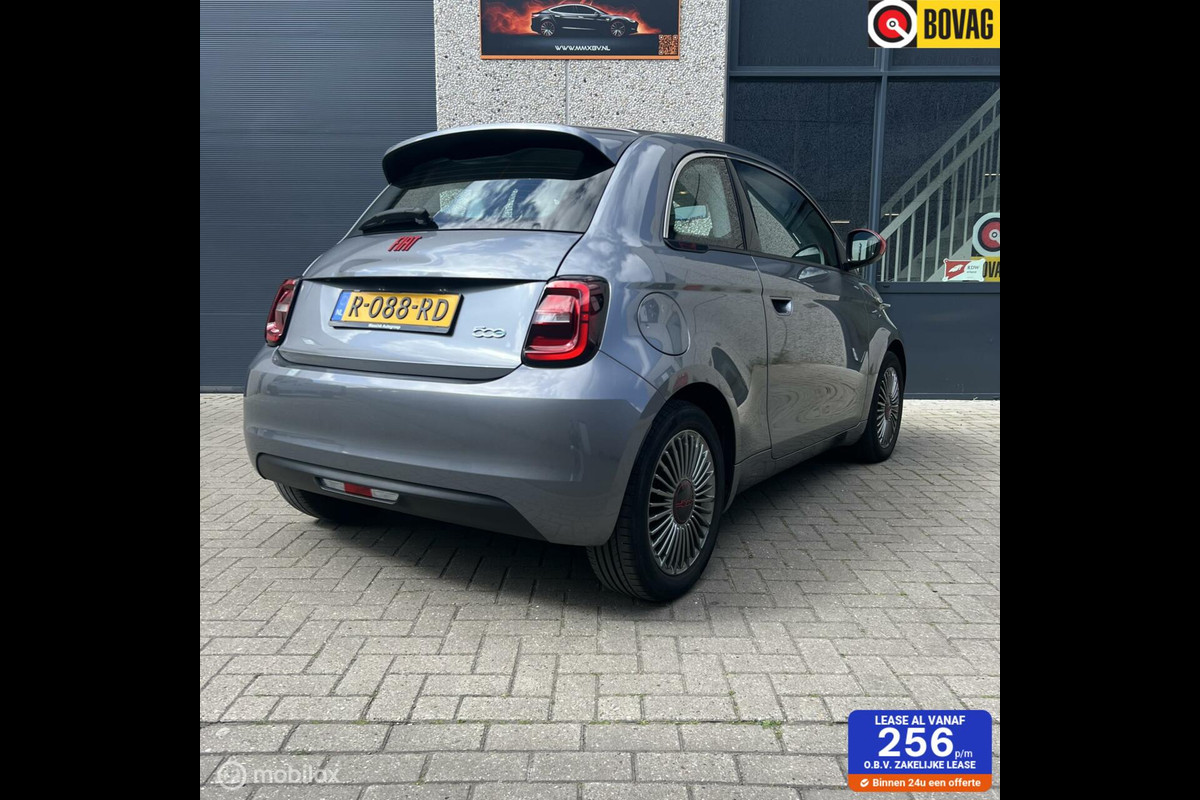 Fiat 500 e RED Edition 42 kWh 2022+Apple CarPlay/Android Auto Fiat 500 e RED Edition 42 kWh 2022+Apple CarPlay/Android Auto